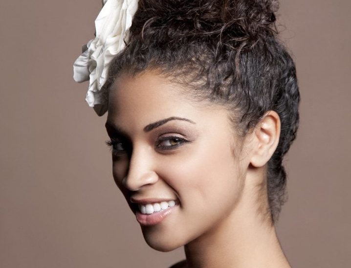 Prom hairstyles for naturally curly hair